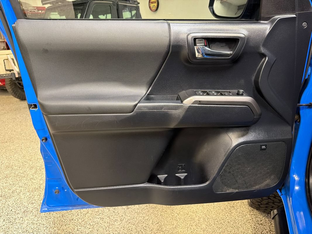 Used 2019 Toyota Tacoma TRD Pro AWD/4WD image 32