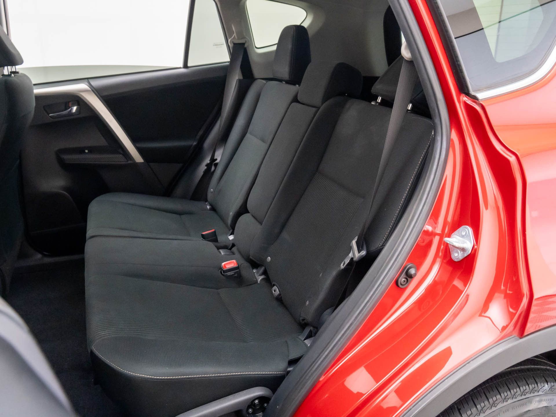 Used 2015 Toyota RAV4 XLE image 17