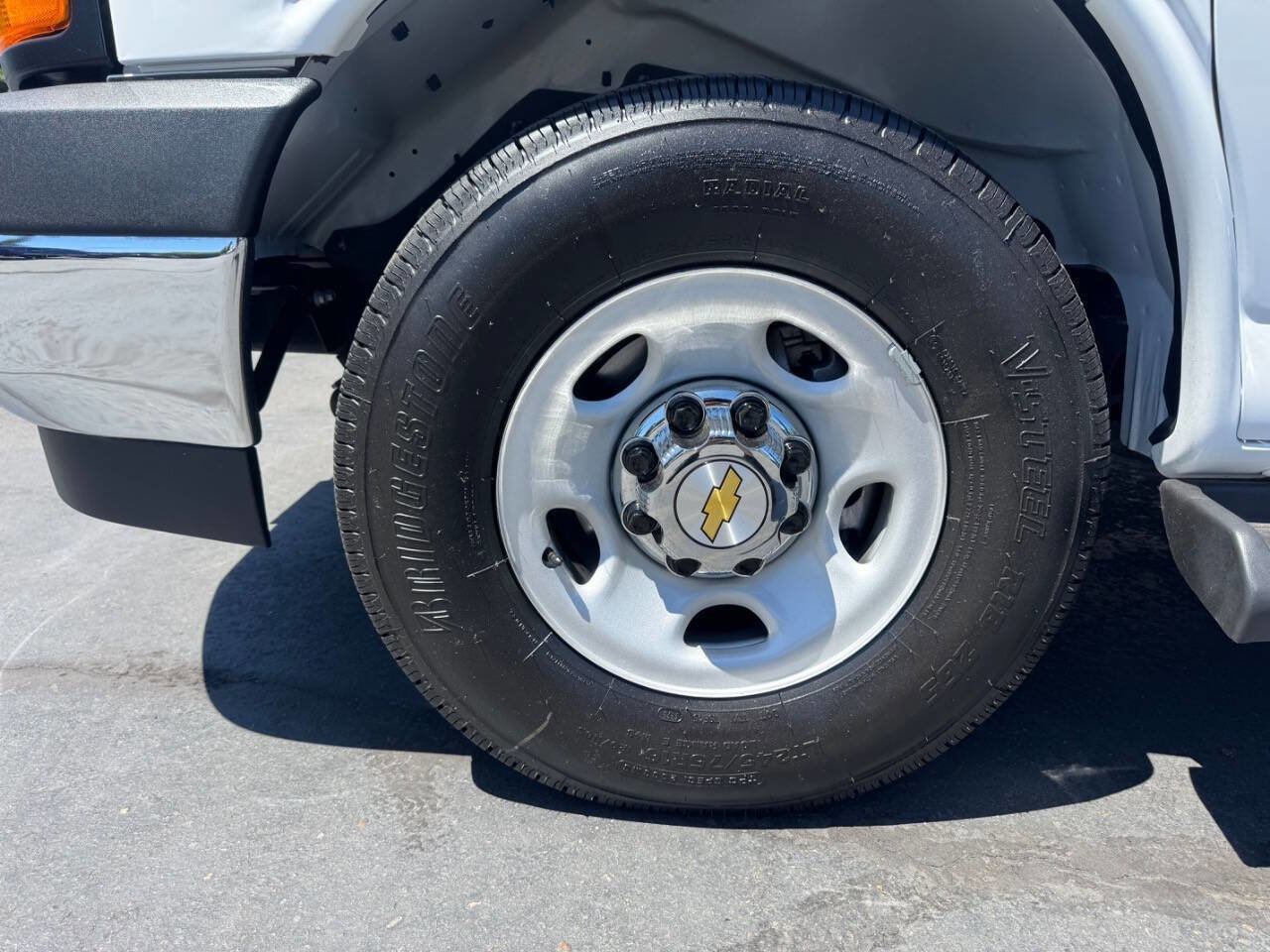Used 2025 Chevrolet Express 3500 LT w/ LT Preferred Equipment Group RWD image 15