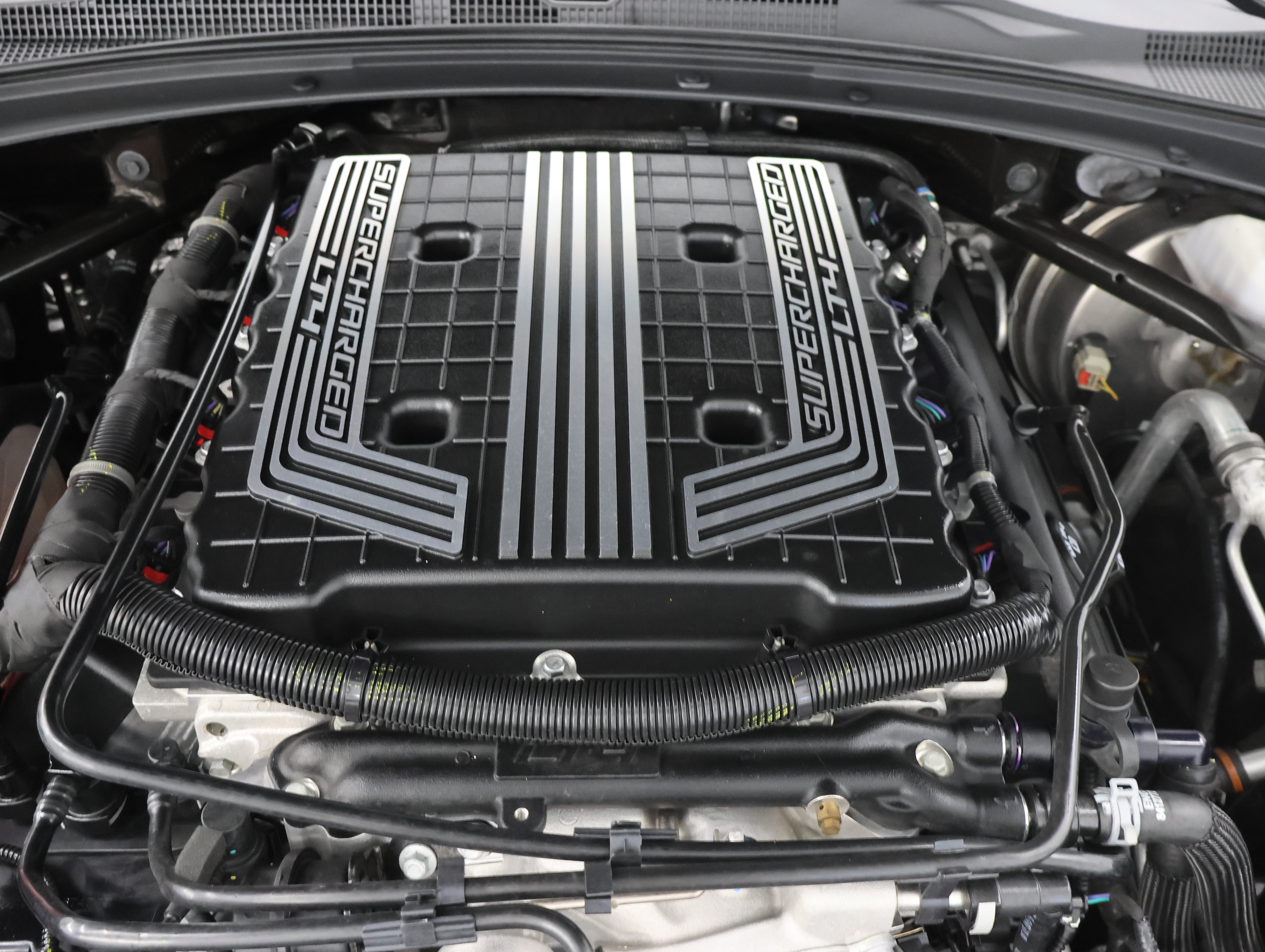 Used 2019 Chevrolet Camaro ZL1 RWD image 19