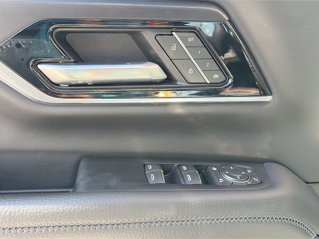 Certified 2025 GMC Yukon Denali image 23