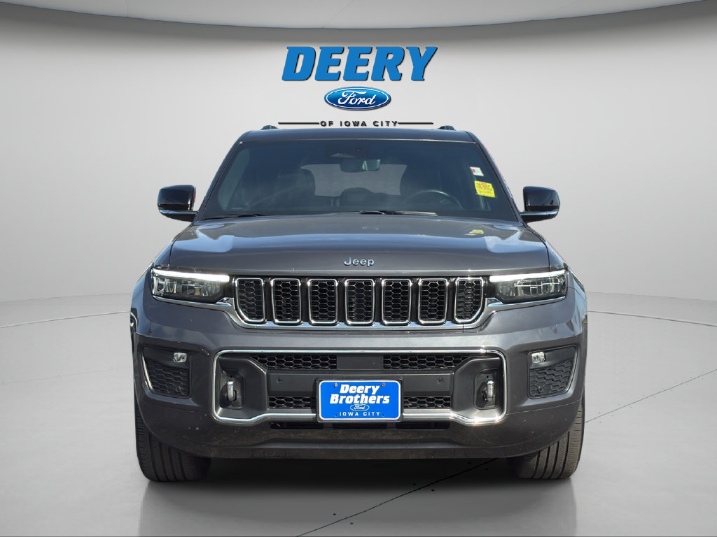 Used 2022 Jeep Grand Cherokee Overland w/ Luxury Tech Group IV AWD/4WD image 17