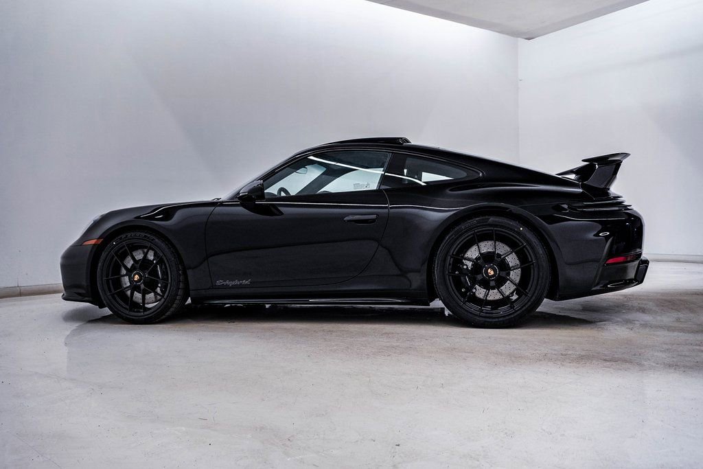 New 2026 Porsche 911 Carrera GTS image 2
