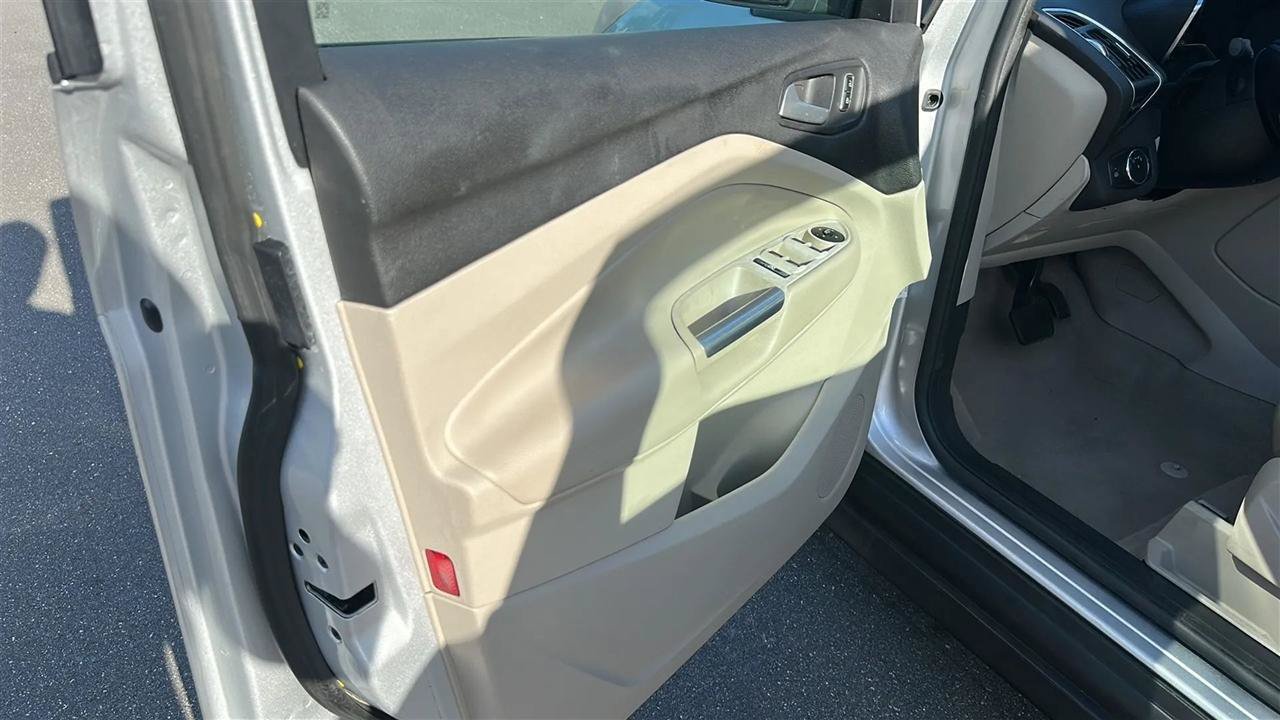 Used 2013 Ford C-MAX SE FWD image 22
