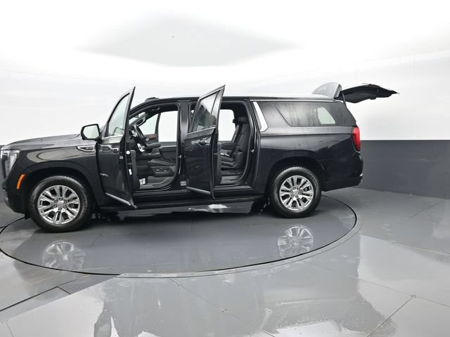 Used 2025 GMC Yukon XL Denali AWD/4WD image 37