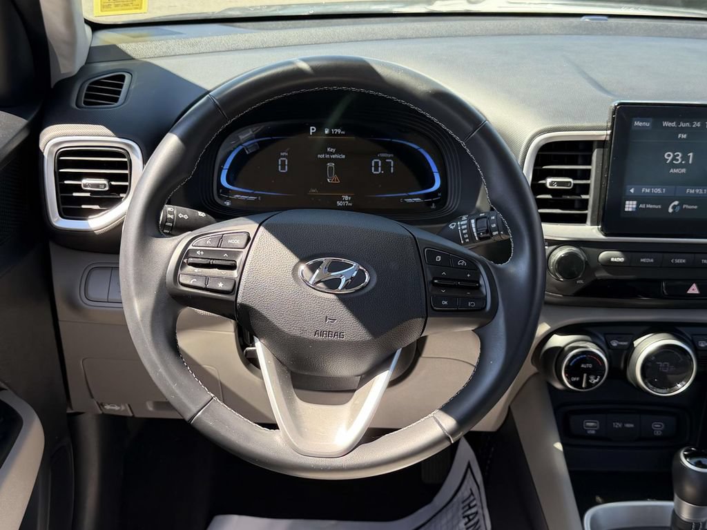 Certified 2024 Hyundai Venue SEL FWD image 17