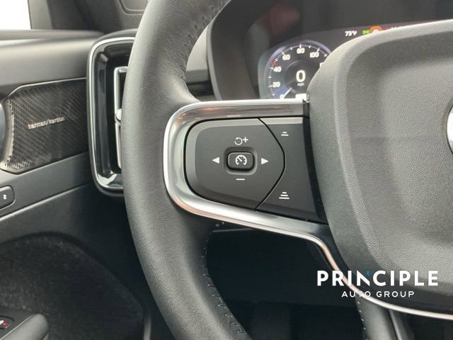 Certified 2021 Volvo XC40 T4 Inscription w/ Climate Package image 17