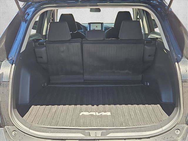 Used 2025 Toyota RAV4 LE AWD/4WD image 6