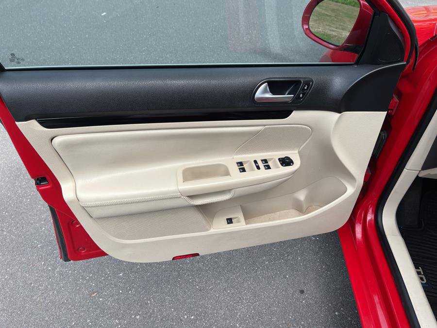 Used 2013 Volkswagen Jetta TDI FWD image 33