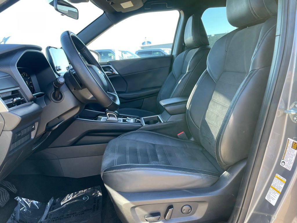 Used 2023 Mitsubishi Outlander SE Black Edition image 7