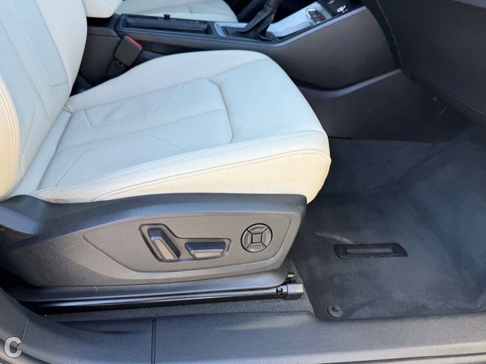 Used 2020 Audi Q3 2.0T Prestige image 11