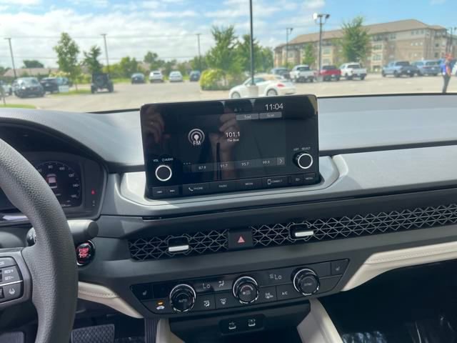 New 2025 Honda Accord SE image 14