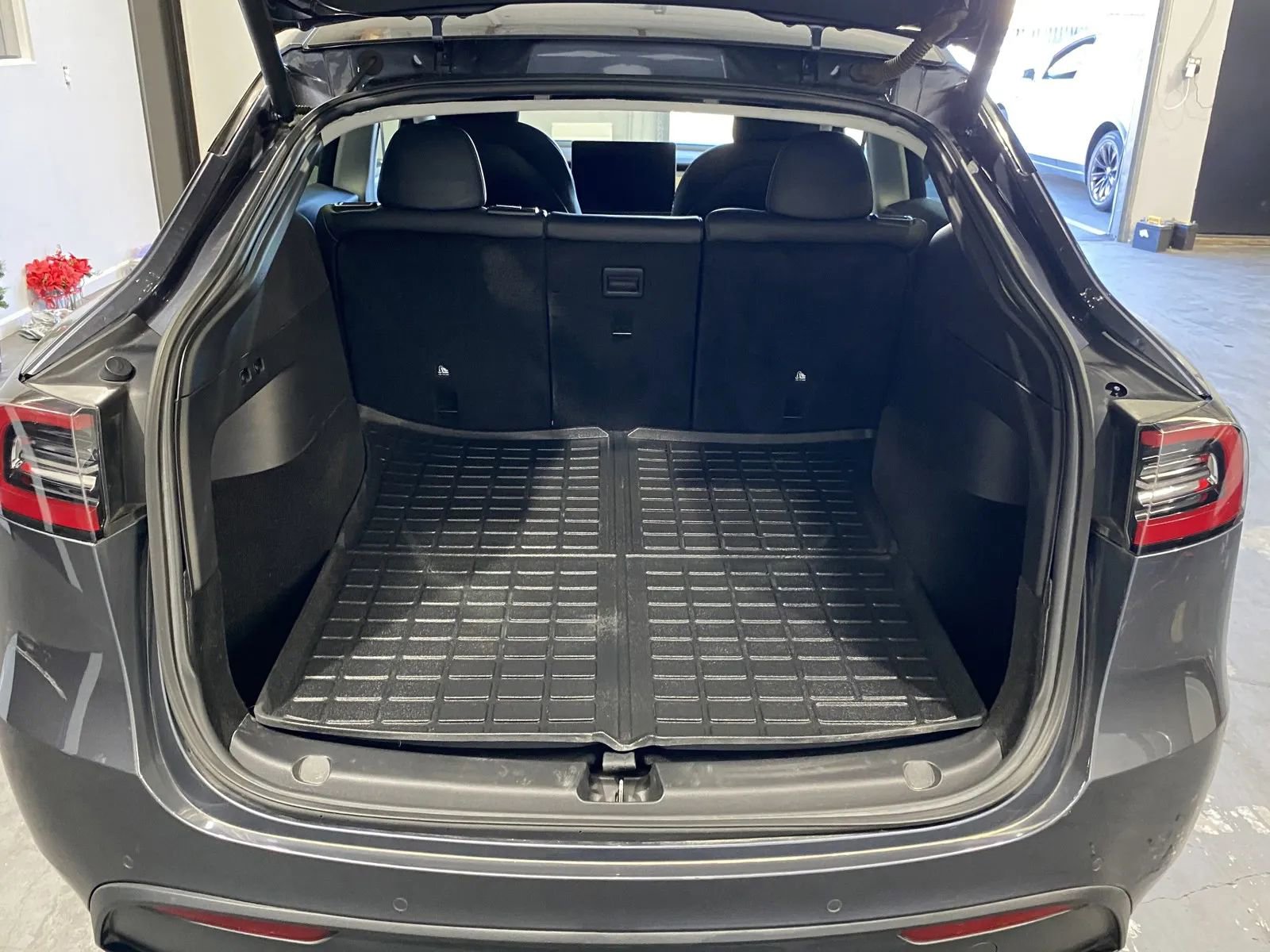 Used 2021 Tesla Model Y Long Range image 8