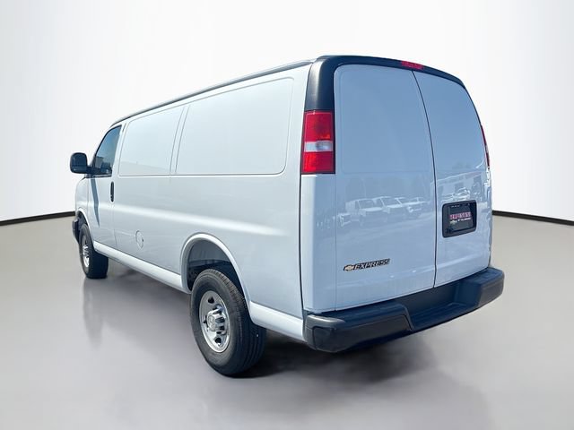 New 2025 Chevrolet Express 3500 w/ Driver Convenience Package RWD image 9