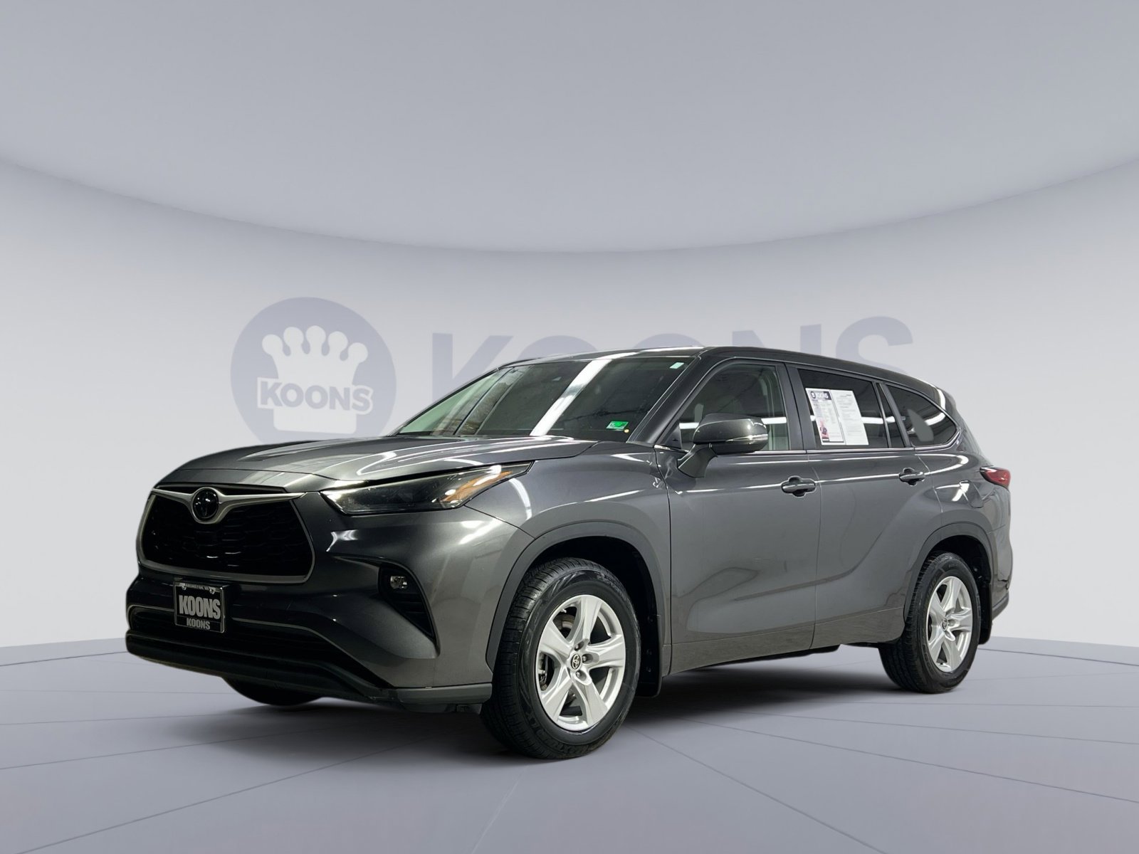 Used 2023 Toyota Highlander LE