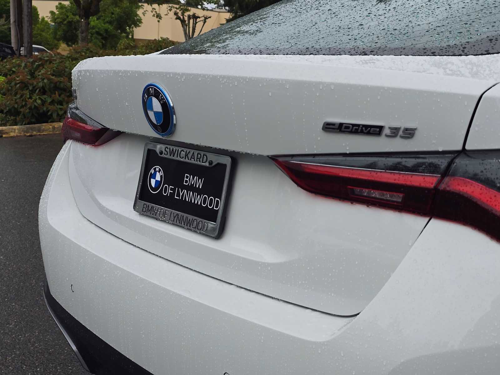 Used 2023 BMW i4 eDrive35 RWD image 13