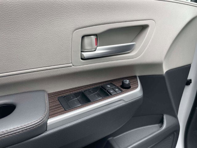 Certified 2025 Toyota Sienna XLE FWD image 19