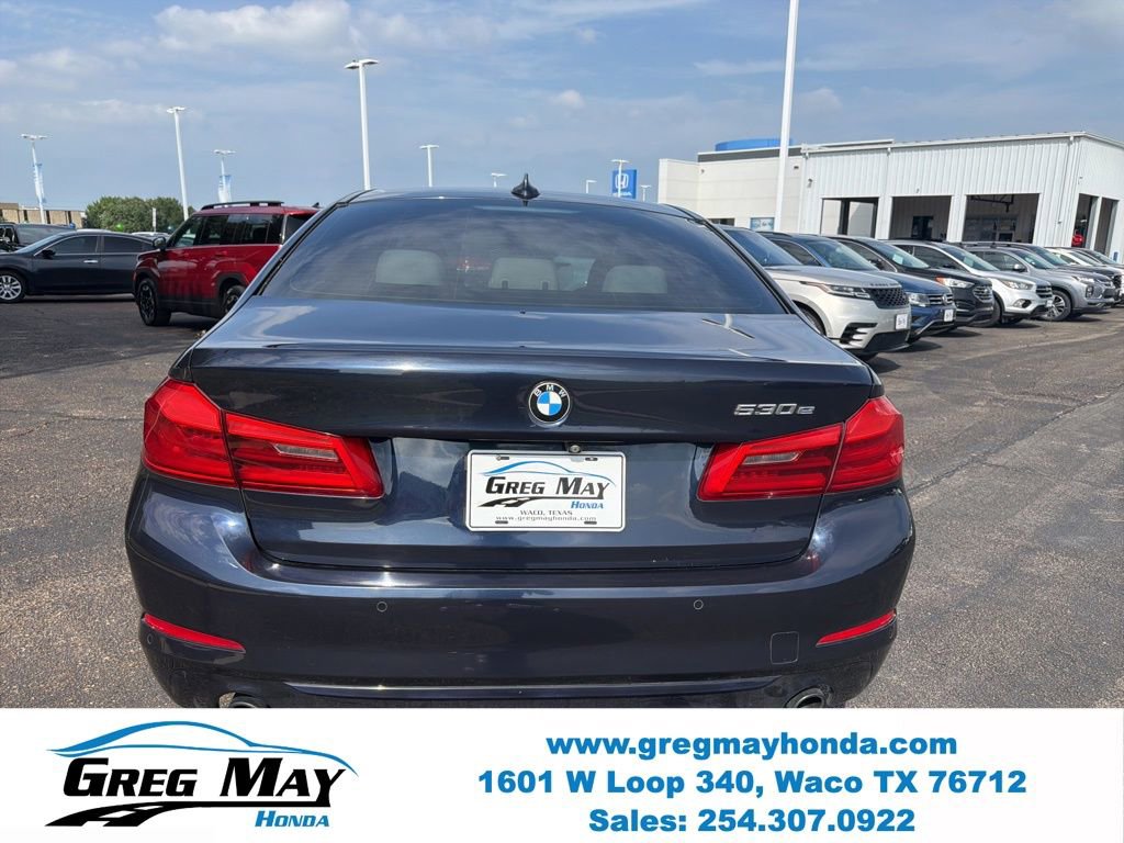 Used 2019 BMW 530e w/ Convenience Package RWD image 4