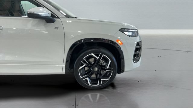 New 2026 Volkswagen Tiguan SEL R-Line AWD/4WD image 24