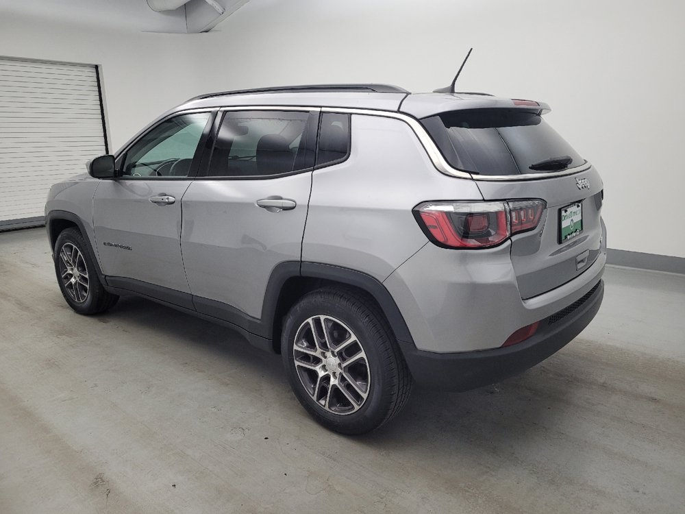 Used 2019 Jeep Compass Latitude w/ Popular Equipment Group FWD image 3
