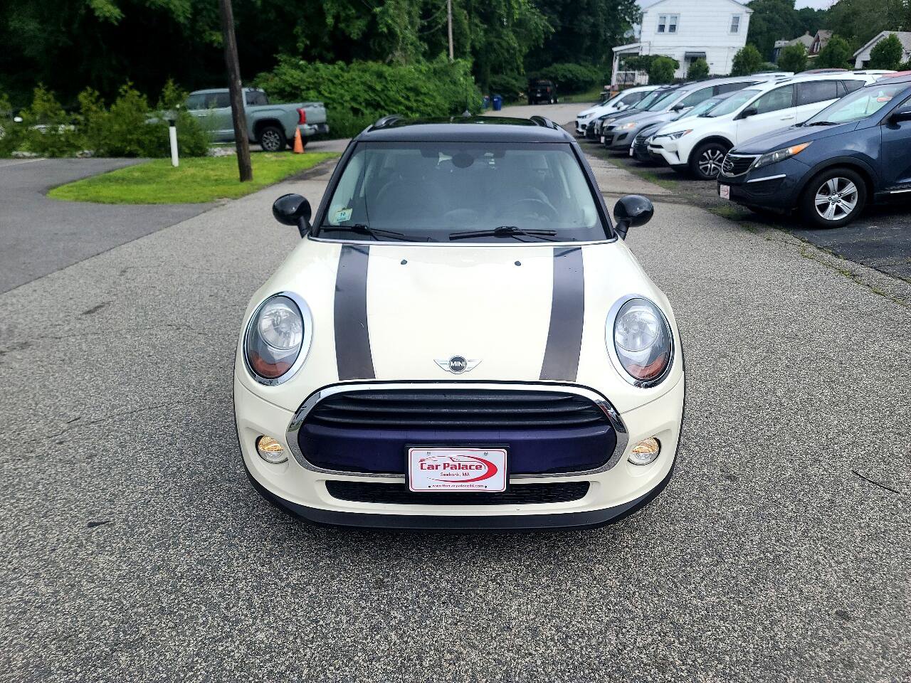 Used 2016 MINI Cooper 4-Door Hardtop image 2