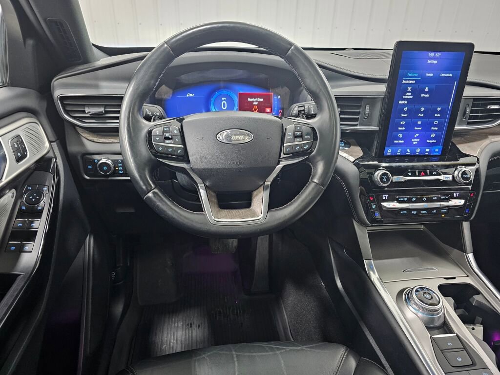 Used 2021 Ford Explorer Platinum w/ Equipment Group 601A image 17