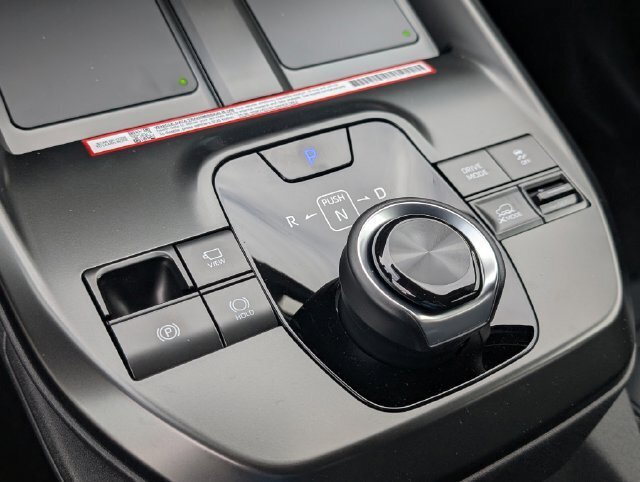 New 2026 Subaru Solterra AWD/4WD image 25