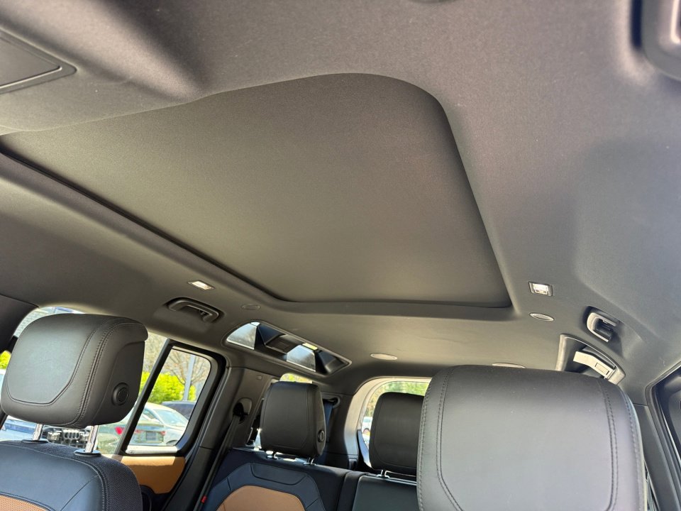 Used 2020 Land Rover Defender 110 X AWD/4WD image 25