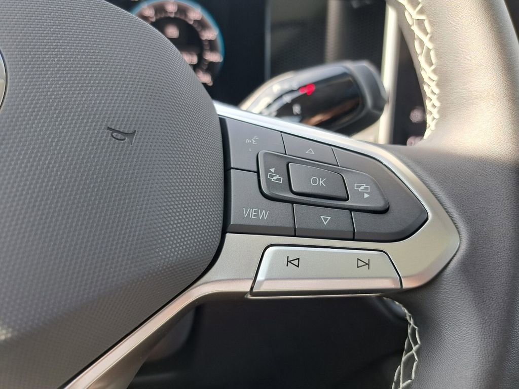 New 2026 Volkswagen Tiguan SE image 13