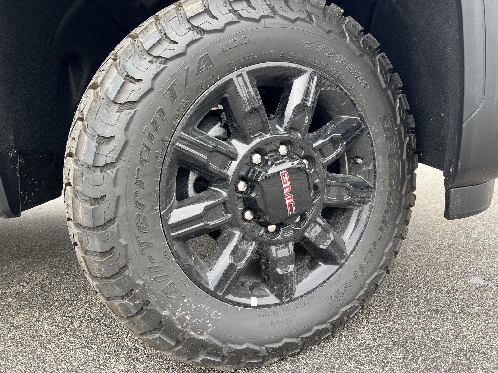New 2025 GMC Sierra 2500 AT4 w/ AT4 Premium Plus Package image 2