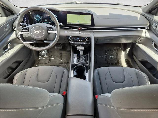 Used 2025 Hyundai Elantra SEL FWD image 19