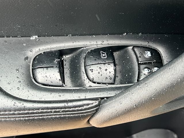 Used 2020 Nissan Rogue SV image 15