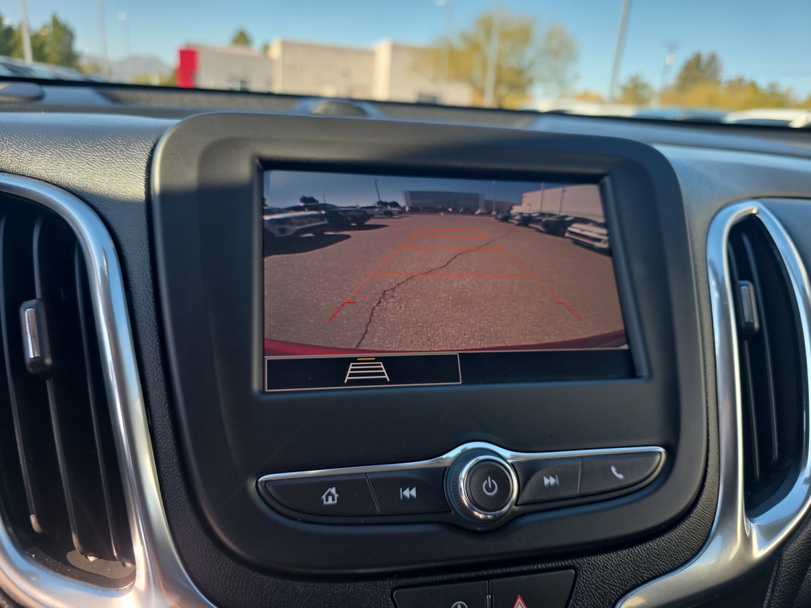 Used 2023 Chevrolet Equinox LT image 29