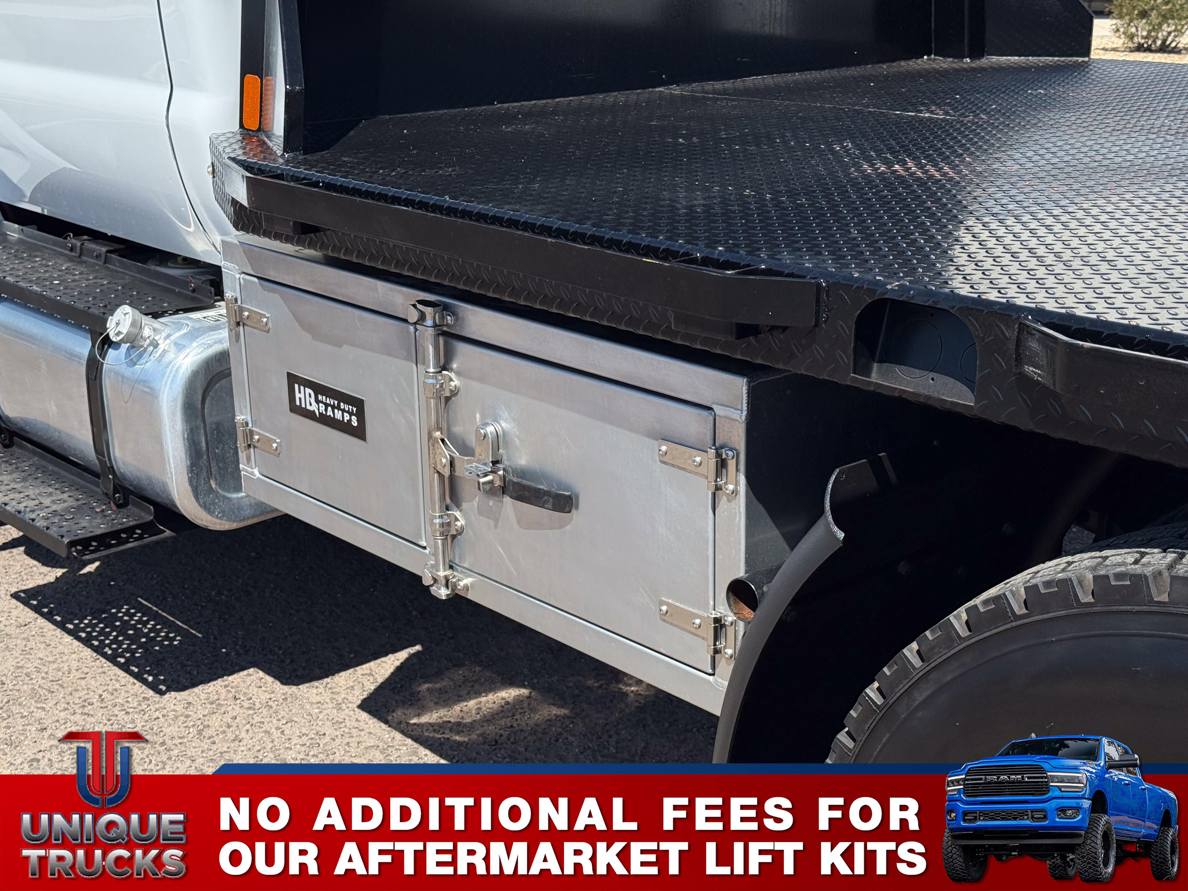 Used 2018 Ford F750 2WD Regular Cab Super Duty image 7