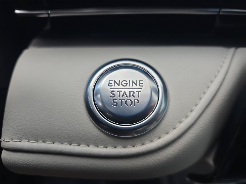 New 2026 Lincoln Nautilus Premier AWD/4WD image 22