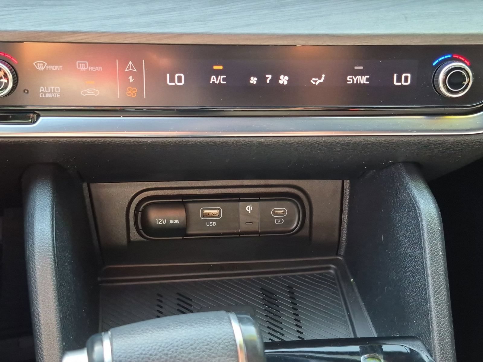 Used 2025 Kia Sportage X-Line AWD/4WD image 22