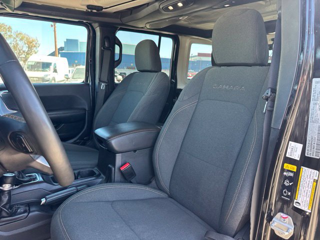 Used 2024 Jeep Wrangler Unlimited Sahara AWD/4WD image 39