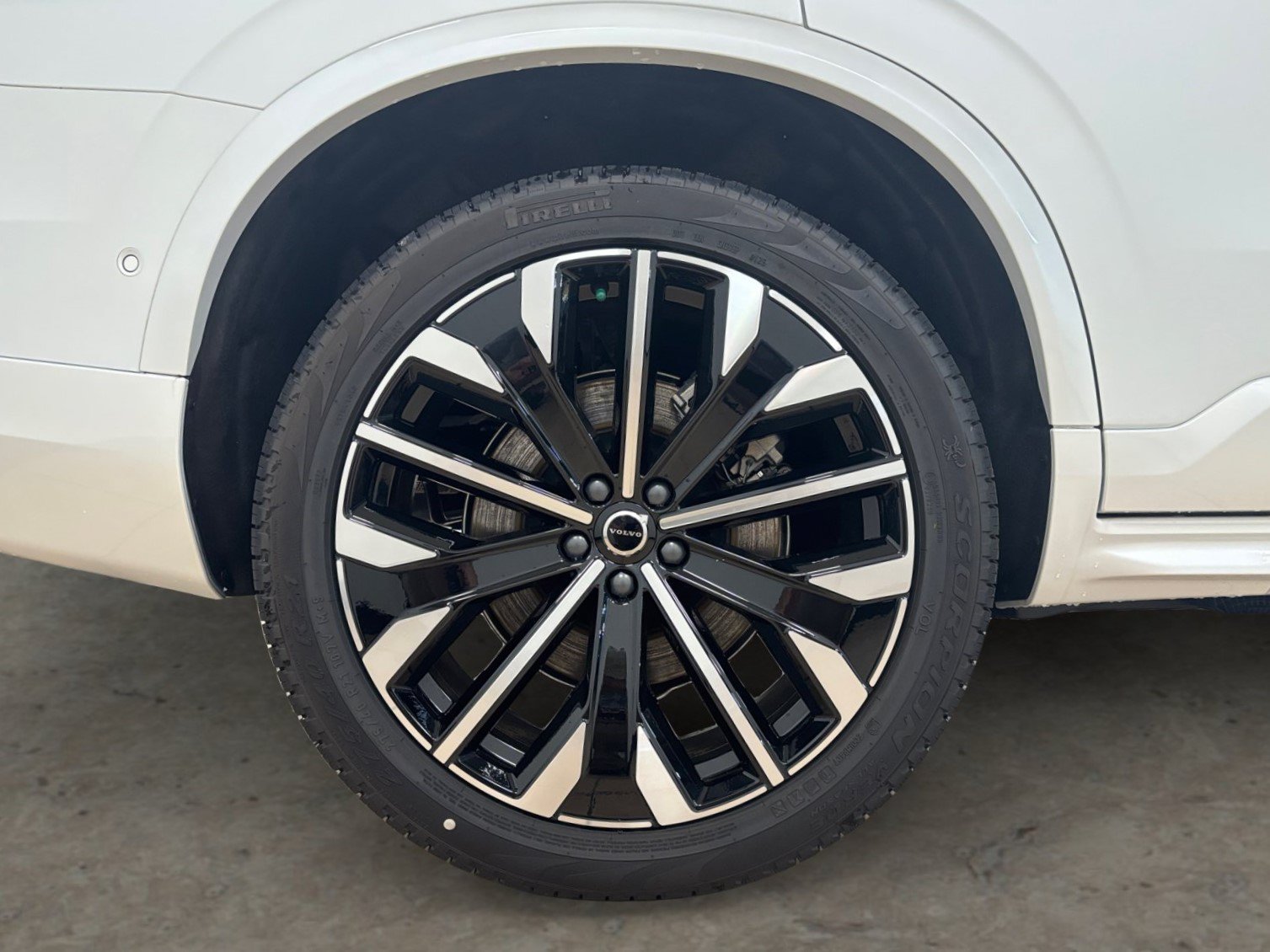 New 2026 Volvo XC90 B6 Core AWD/4WD image 48