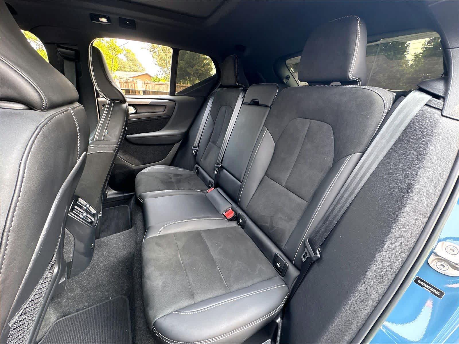 Used 2023 Volvo XC40 Recharge Ultimate AWD/4WD image 29