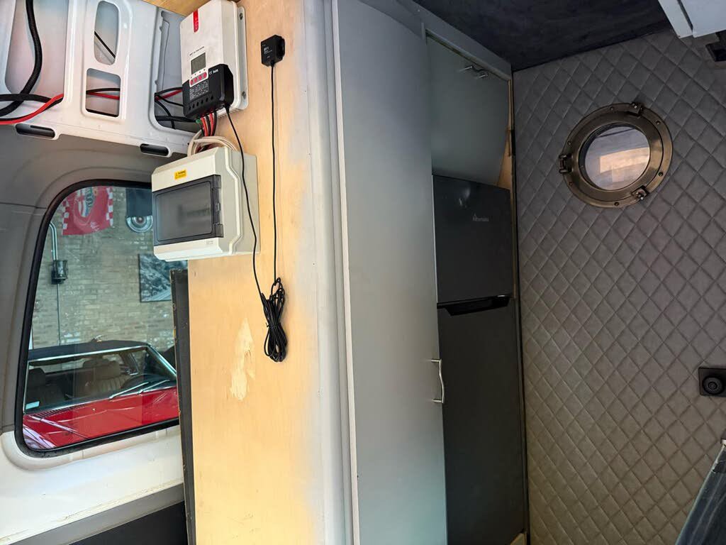 Used 2015 Freightliner Sprinter 2500 RWD image 35