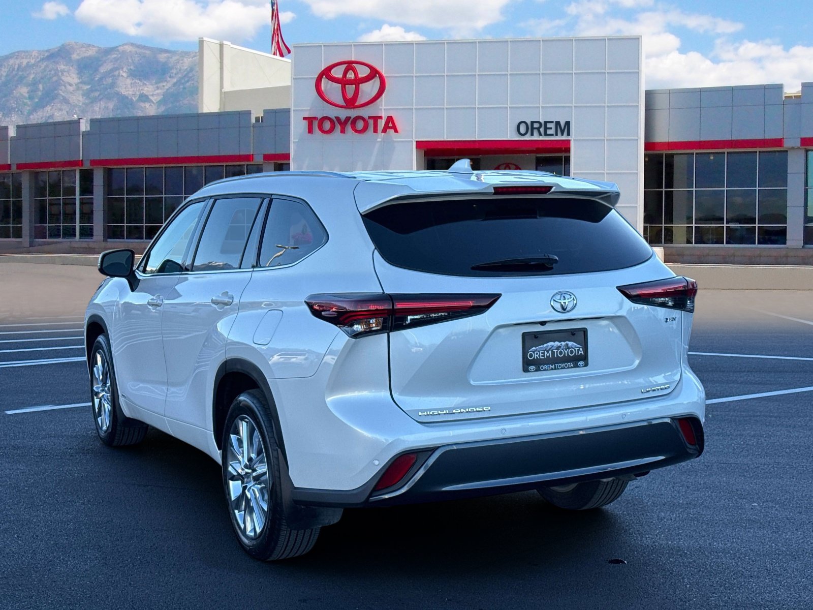 Used 2026 Toyota Highlander Limited AWD/4WD image 6