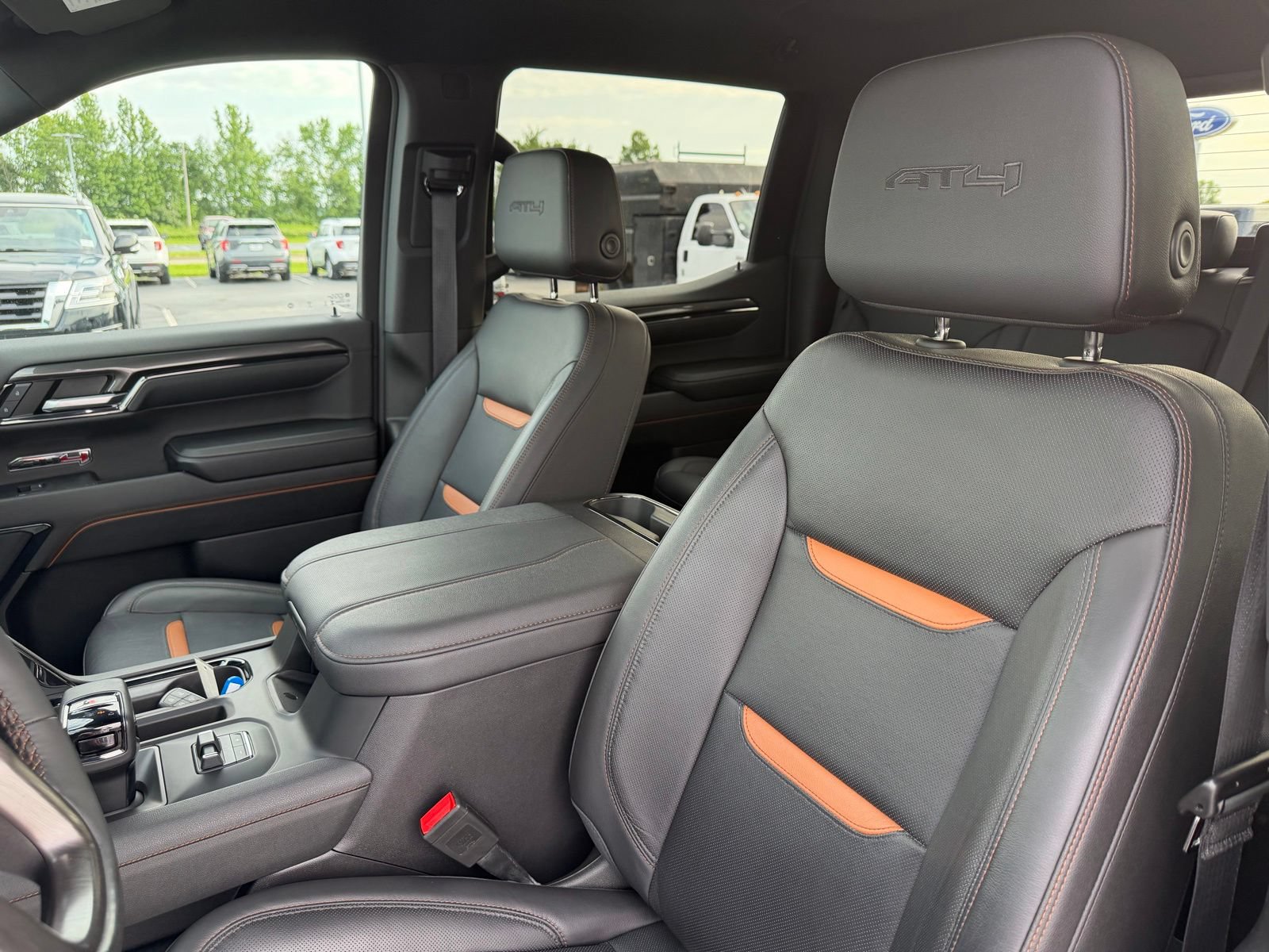 Used 2024 GMC Sierra 1500 AT4 w/ AT4 Preferred Package AWD/4WD image 12
