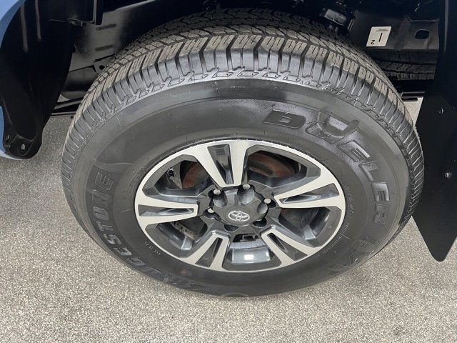 Used 2019 Toyota Tacoma TRD Sport image 14