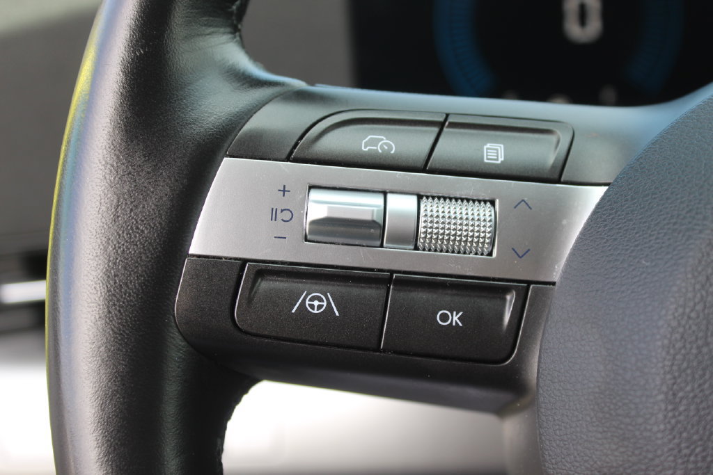 Used 2024 Hyundai Kona SEL FWD image 30