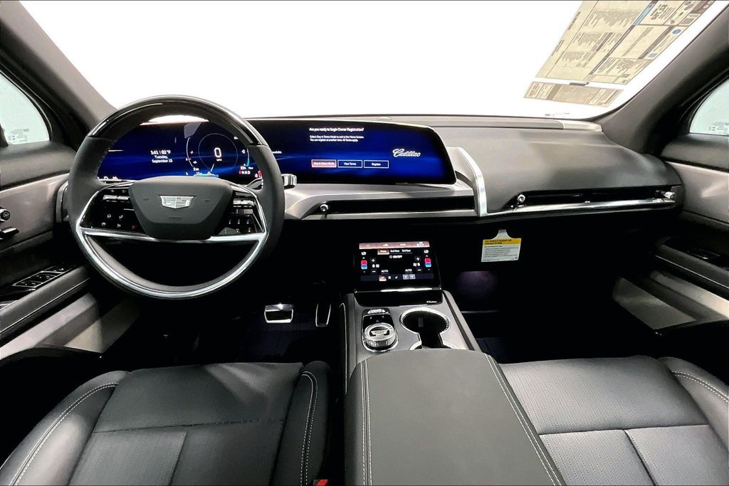New 2027 Cadillac Vistiq Sport w/ LPO, Floor Liner Package AWD/4WD image 6