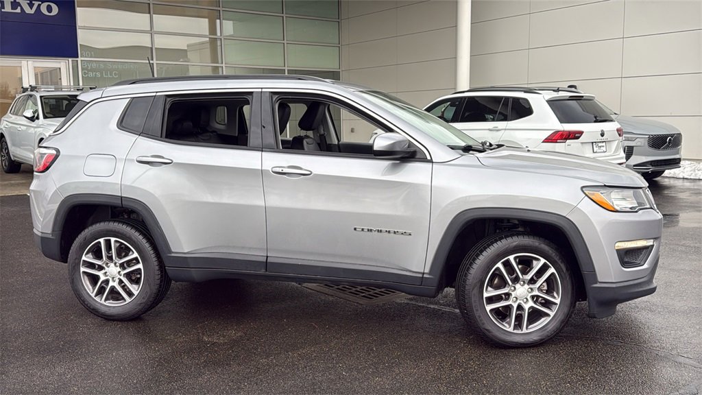 Used 2019 Jeep Compass Latitude w/ Cold Weather Group image 2