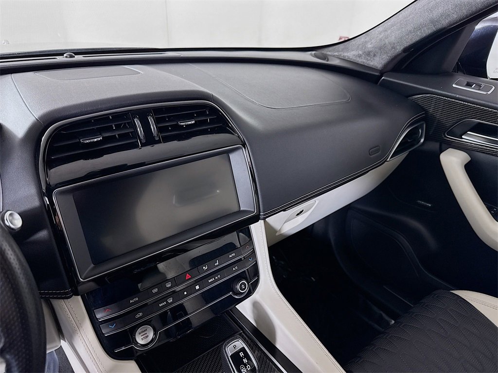 Used 2019 Jaguar F-PACE SVR image 25