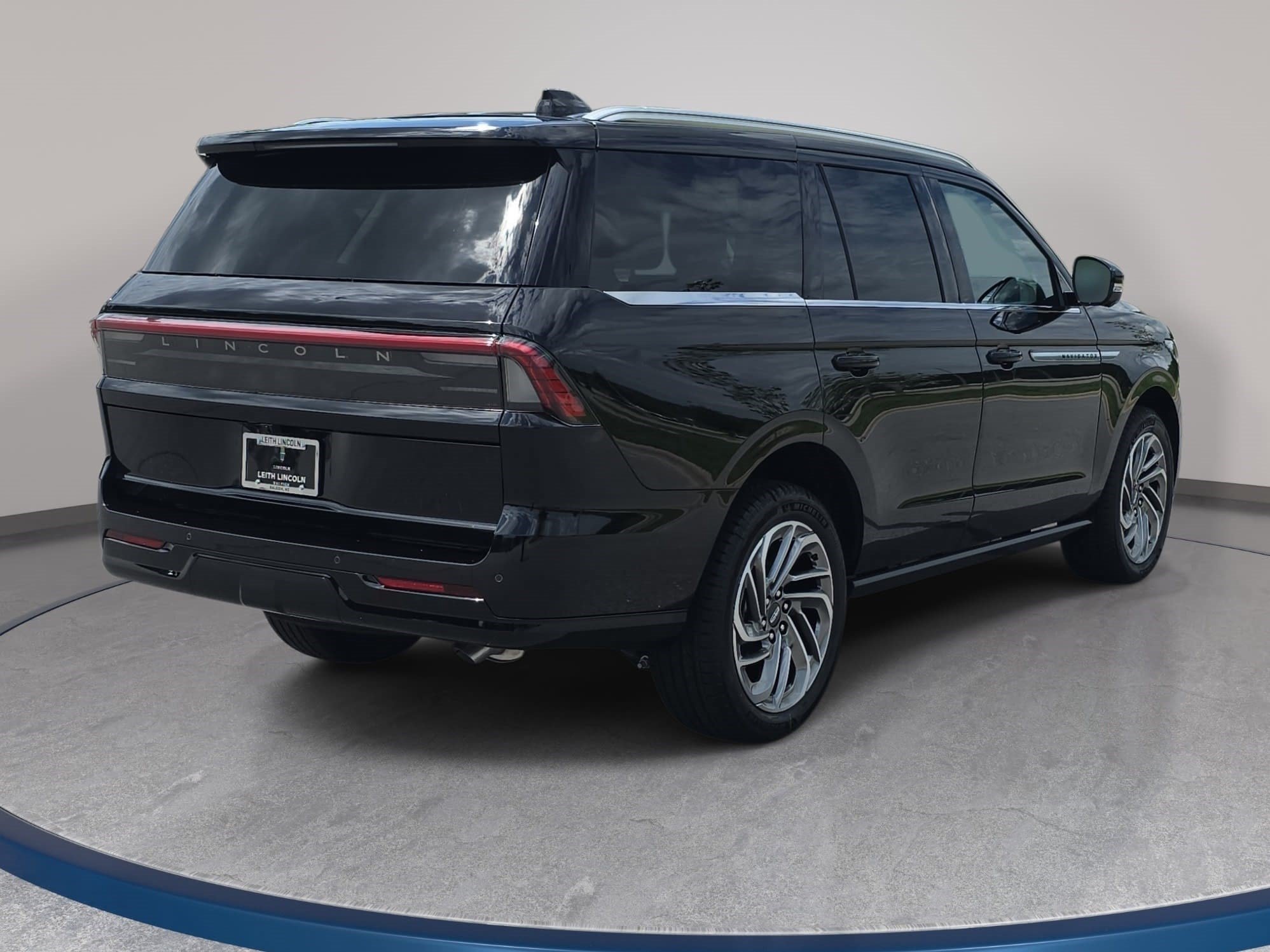 New 2027 Lincoln Navigator Reserve AWD/4WD image 5