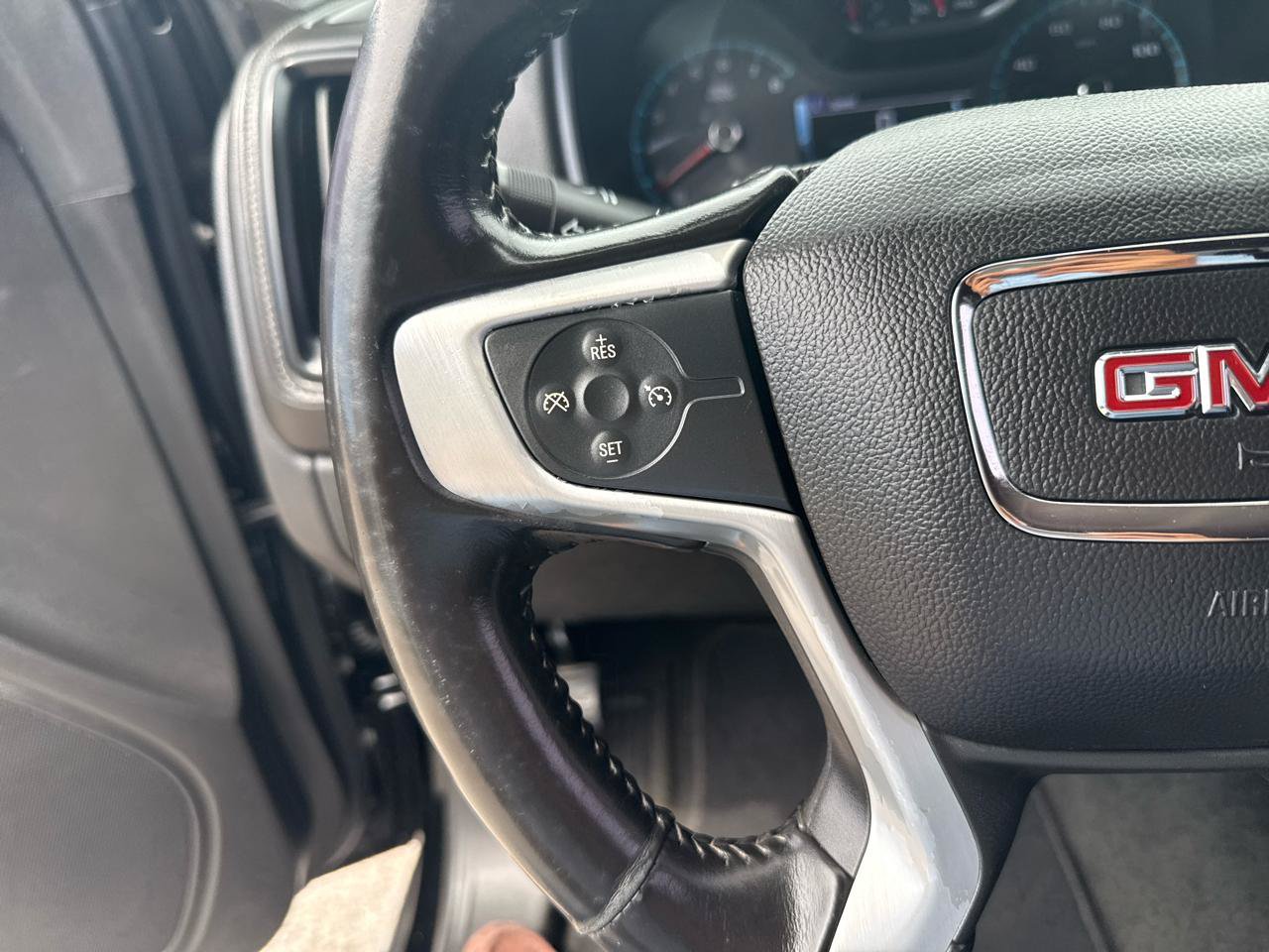 Used 2018 GMC Canyon SLE RWD image 16
