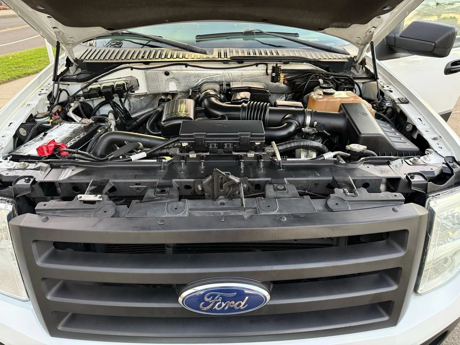 Used 2010 Ford Expedition XLT AWD/4WD image 30